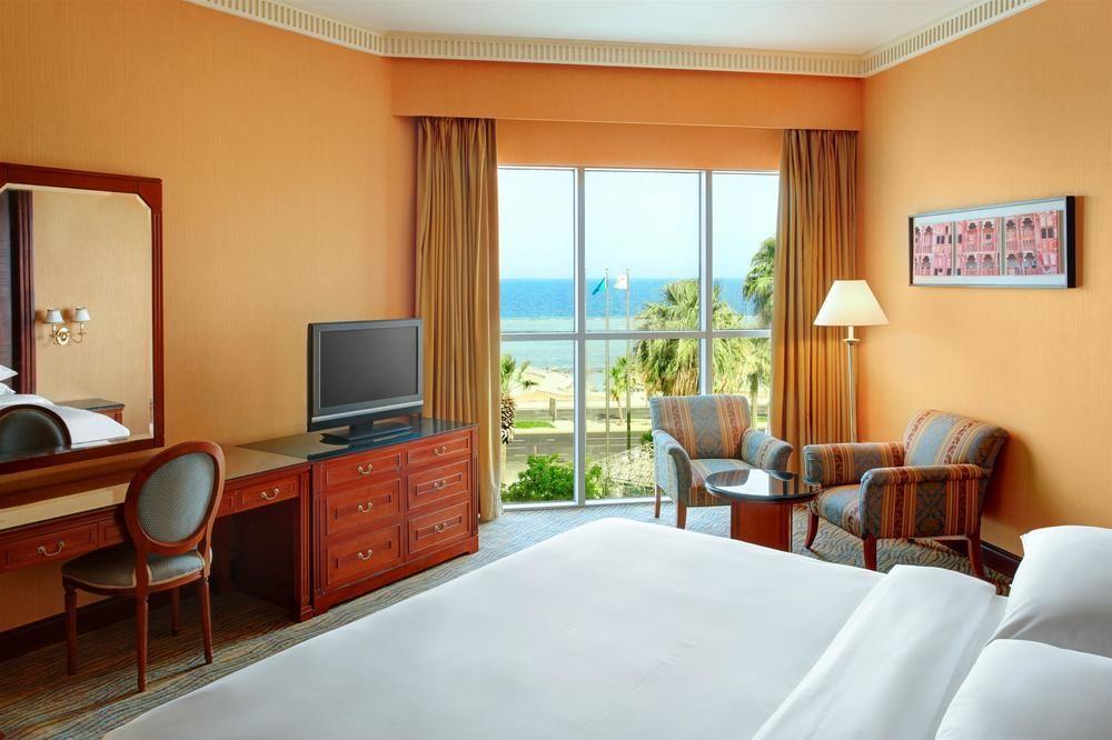 Sheraton Jeddah Hotel - Saudi Brothers Commercial Company Branch Экстерьер фото A room at the Hilton Sharm El Sheikh