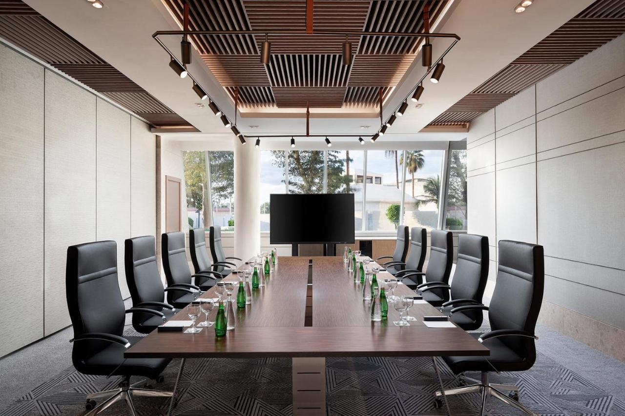 Sheraton Jeddah Hotel - Saudi Brothers Commercial Company Branch Экстерьер фото Boardroom at the InterContinental Hotel, London, The O2