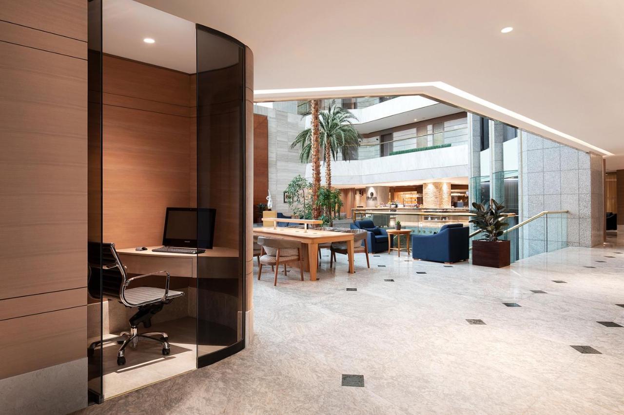 Sheraton Jeddah Hotel - Saudi Brothers Commercial Company Branch Экстерьер фото The interior of the hotel