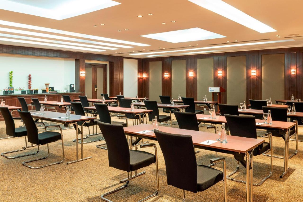 Sheraton Jeddah Hotel - Saudi Brothers Commercial Company Branch Экстерьер фото Meeting room