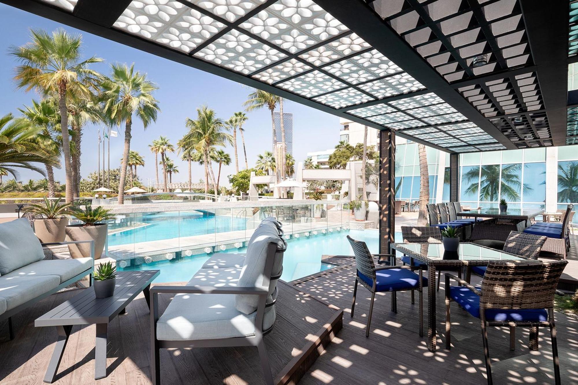 Sheraton Jeddah Hotel - Saudi Brothers Commercial Company Branch Экстерьер фото The pool at the hotel