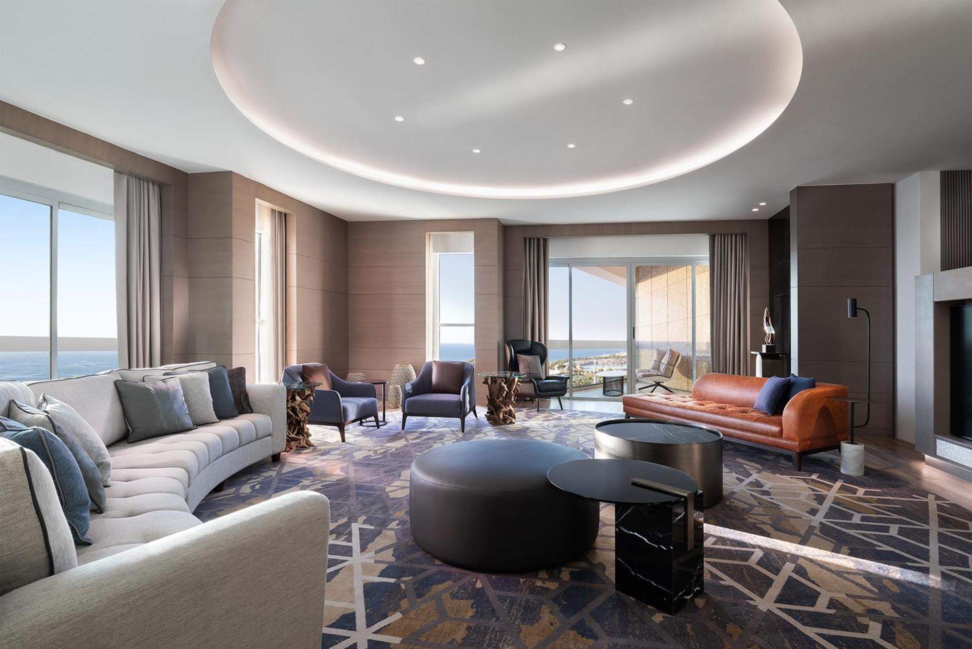 Sheraton Jeddah Hotel - Saudi Brothers Commercial Company Branch Экстерьер фото The living room of a three-bedroom apartment