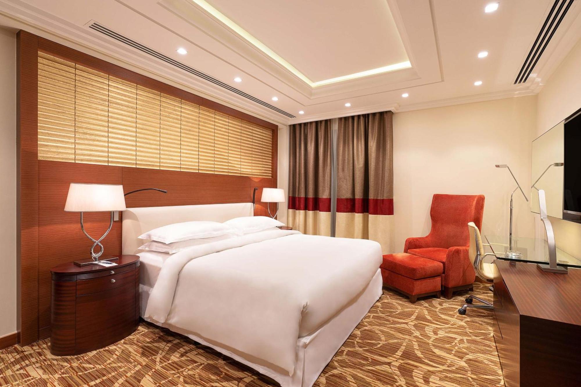 Sheraton Jeddah Hotel - Saudi Brothers Commercial Company Branch Экстерьер фото Deluxe Room
