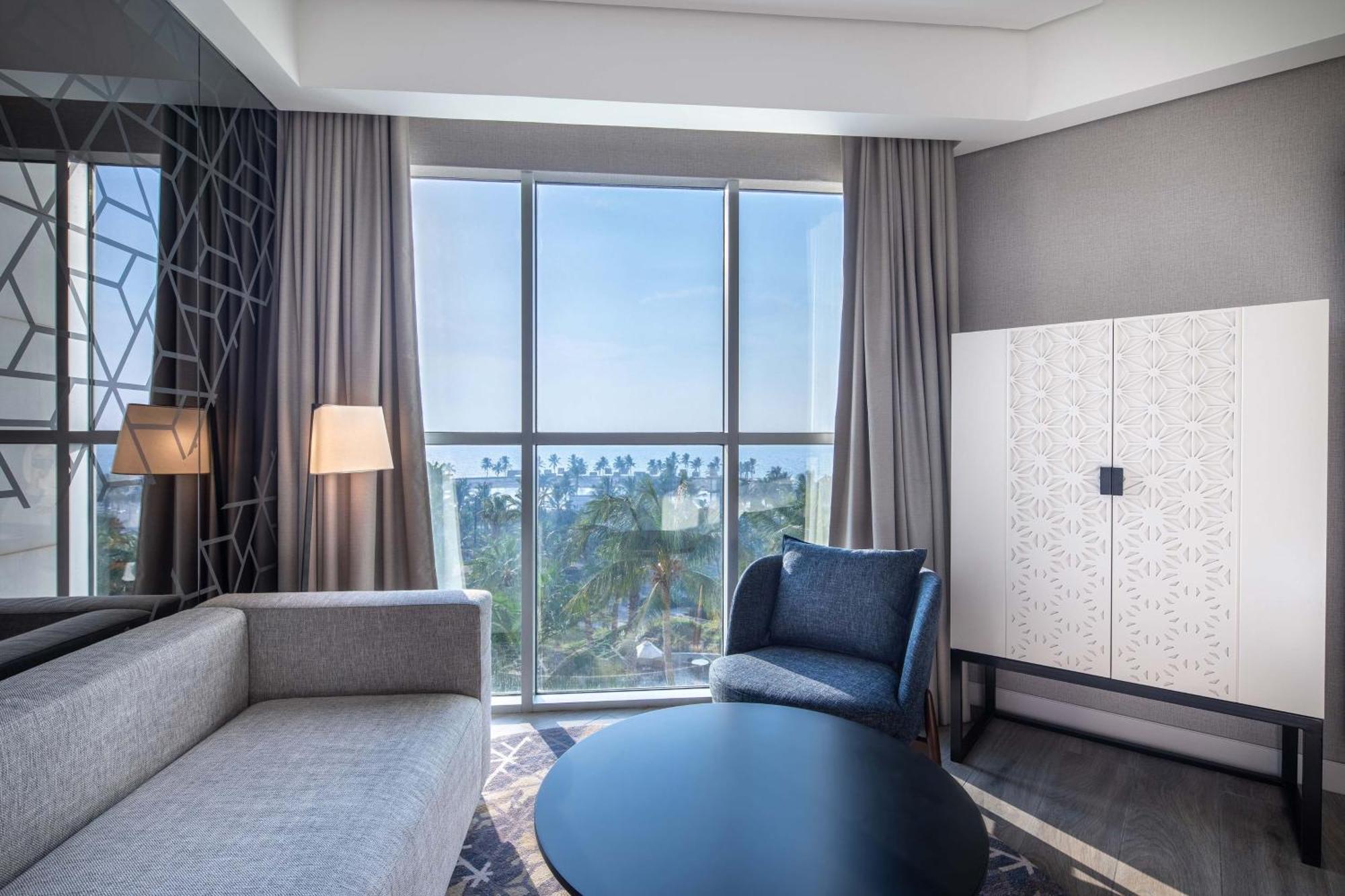 Sheraton Jeddah Hotel - Saudi Brothers Commercial Company Branch Экстерьер фото A suite at the hotel