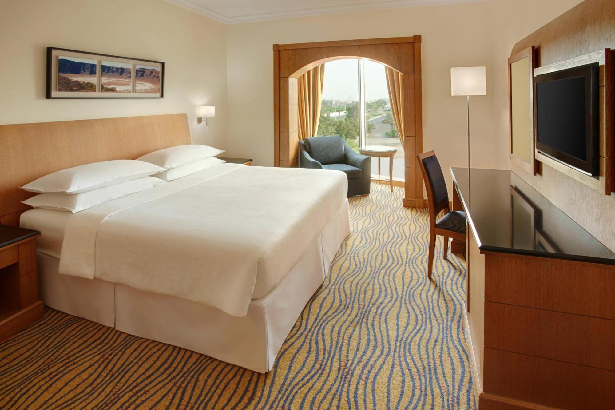 Sheraton Jeddah Hotel - Saudi Brothers Commercial Company Branch Экстерьер фото Deluxe room