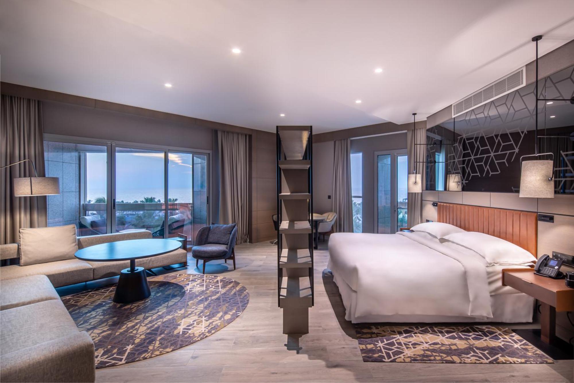 Sheraton Jeddah Hotel - Saudi Brothers Commercial Company Branch Экстерьер фото A suite at the hotel