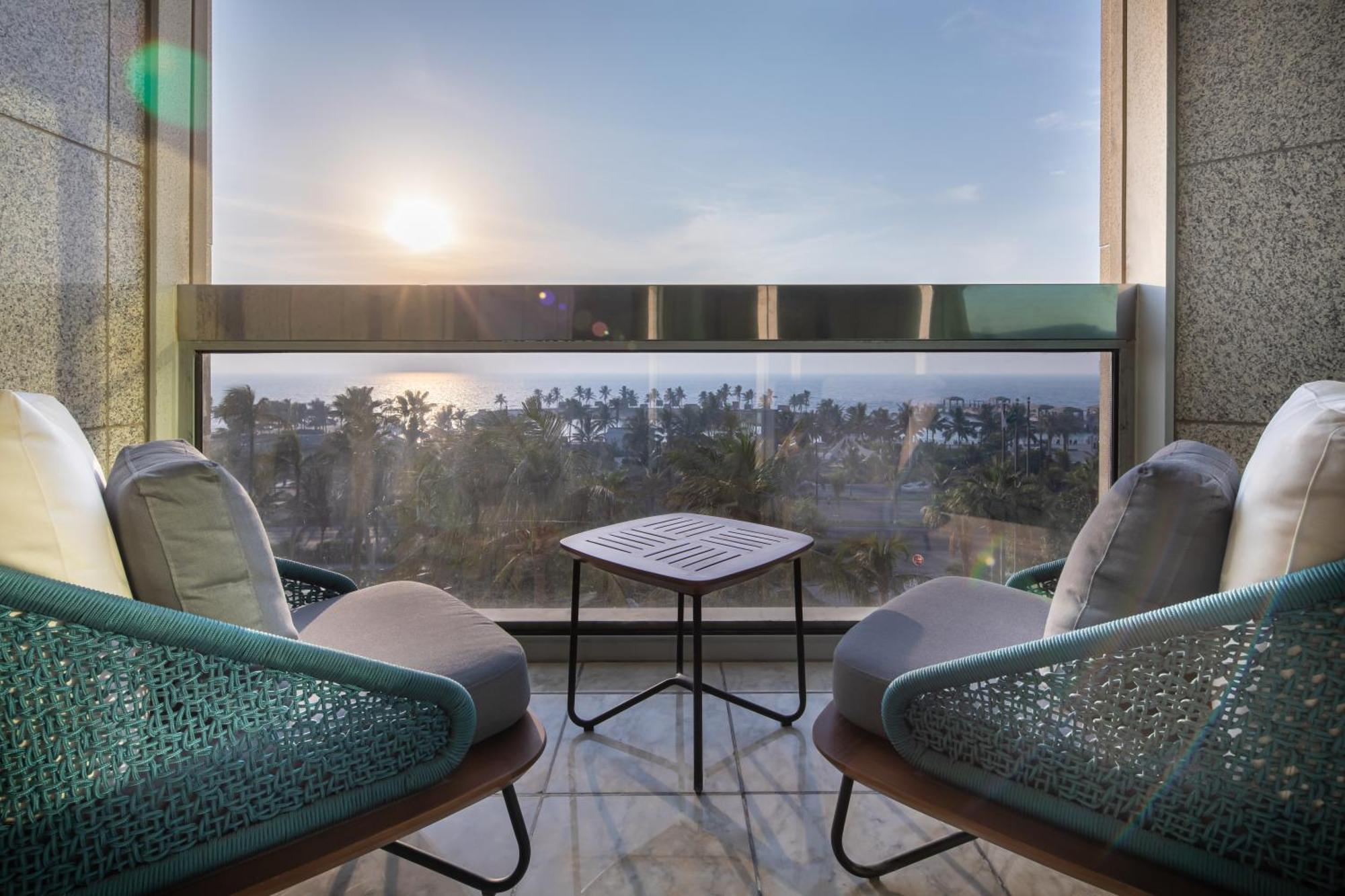 Sheraton Jeddah Hotel - Saudi Brothers Commercial Company Branch Экстерьер фото View from the balcony of a suite