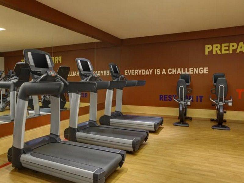 Sheraton Jeddah Hotel - Saudi Brothers Commercial Company Branch Экстерьер фото The Fitness Centre